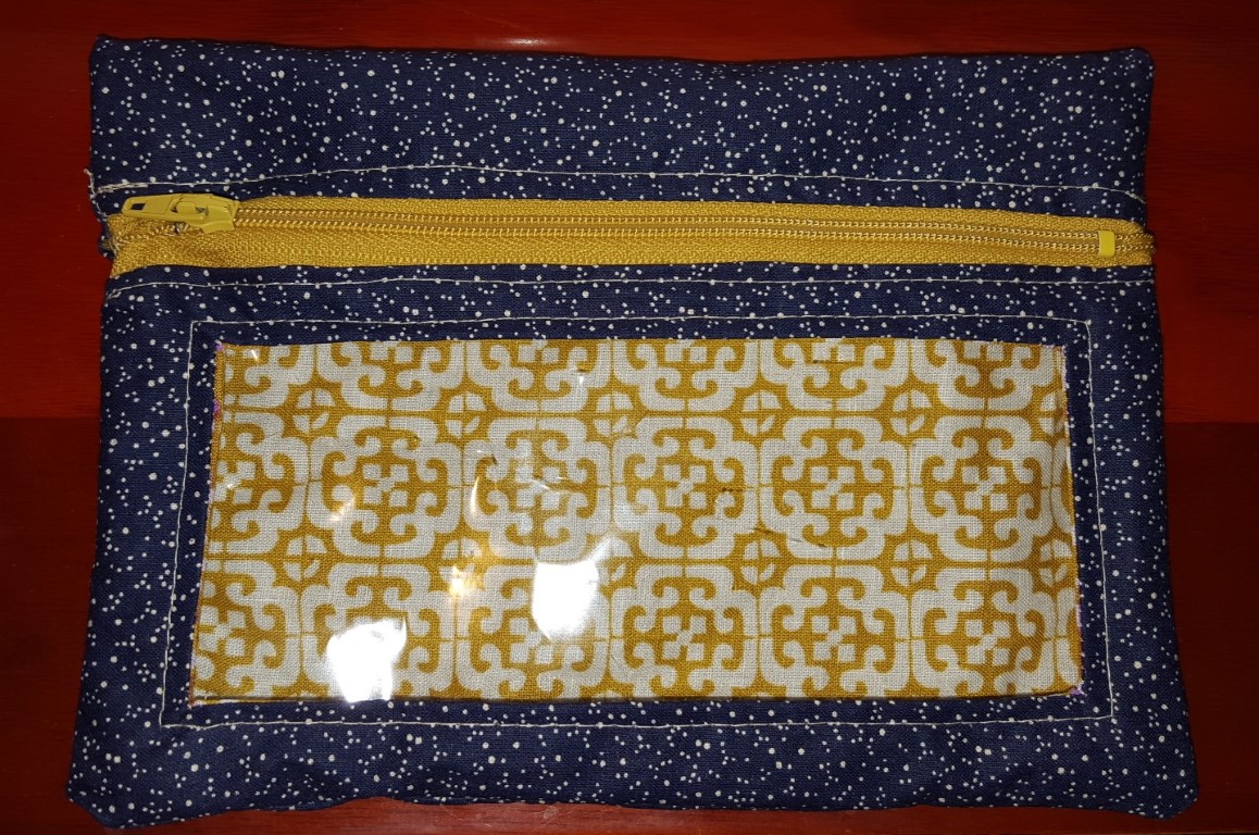 Vinyl zipper pouch